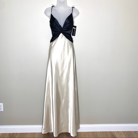 Faviana Dresses & Skirts - NWT Faviana Evening/Prom Dress Hollywood